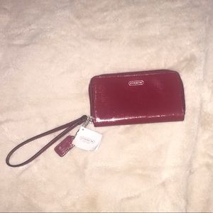 BRAND NEW COACH WALLET/WRISTLET